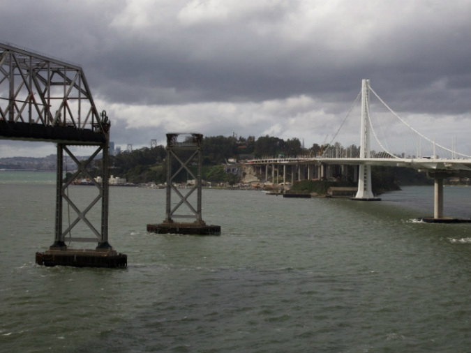 The old and new bridges in February, 2016.